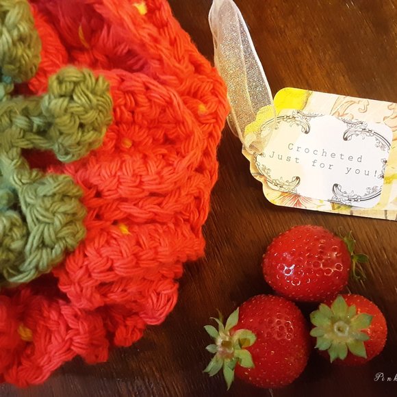 Crocheted Strawberry Bath Pouf Large Size - Picture 2 of 4